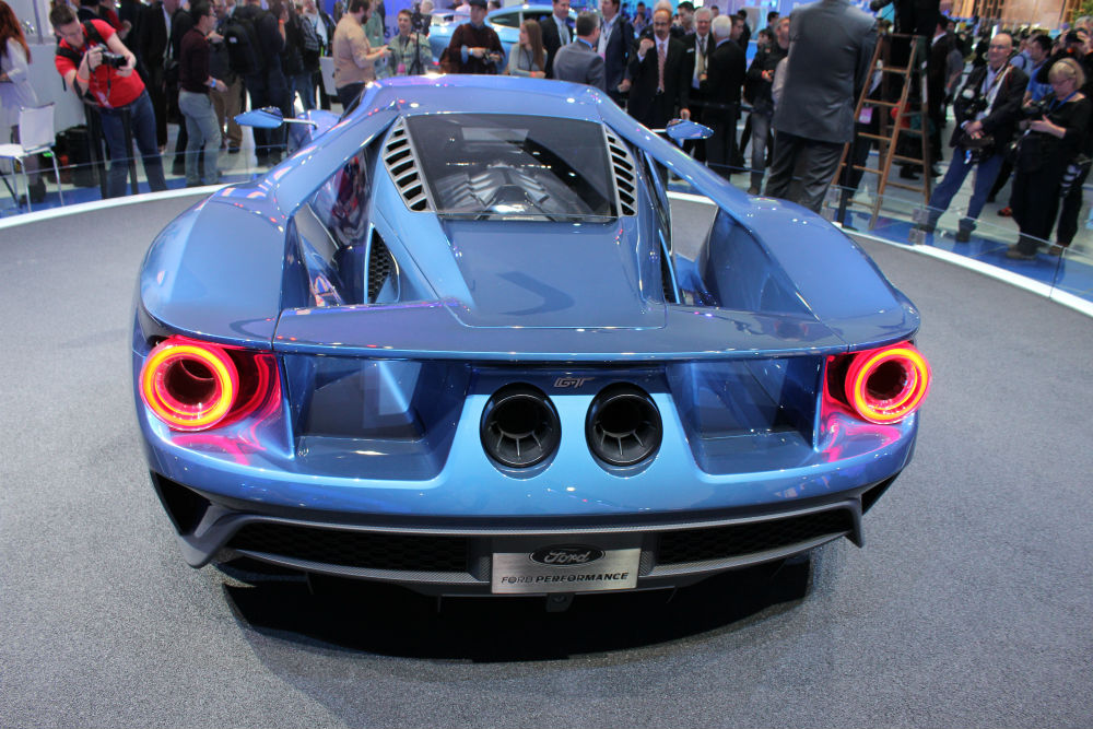ford-gt-ecoboost-v6-engine-mid-mounted-detroit-auto-show-reveal-doors-design-exterior-performance-2020
