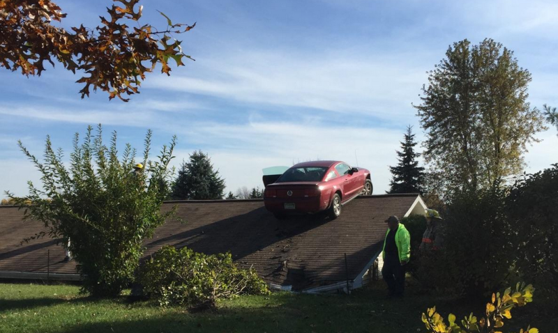 ford mustang climbs roof