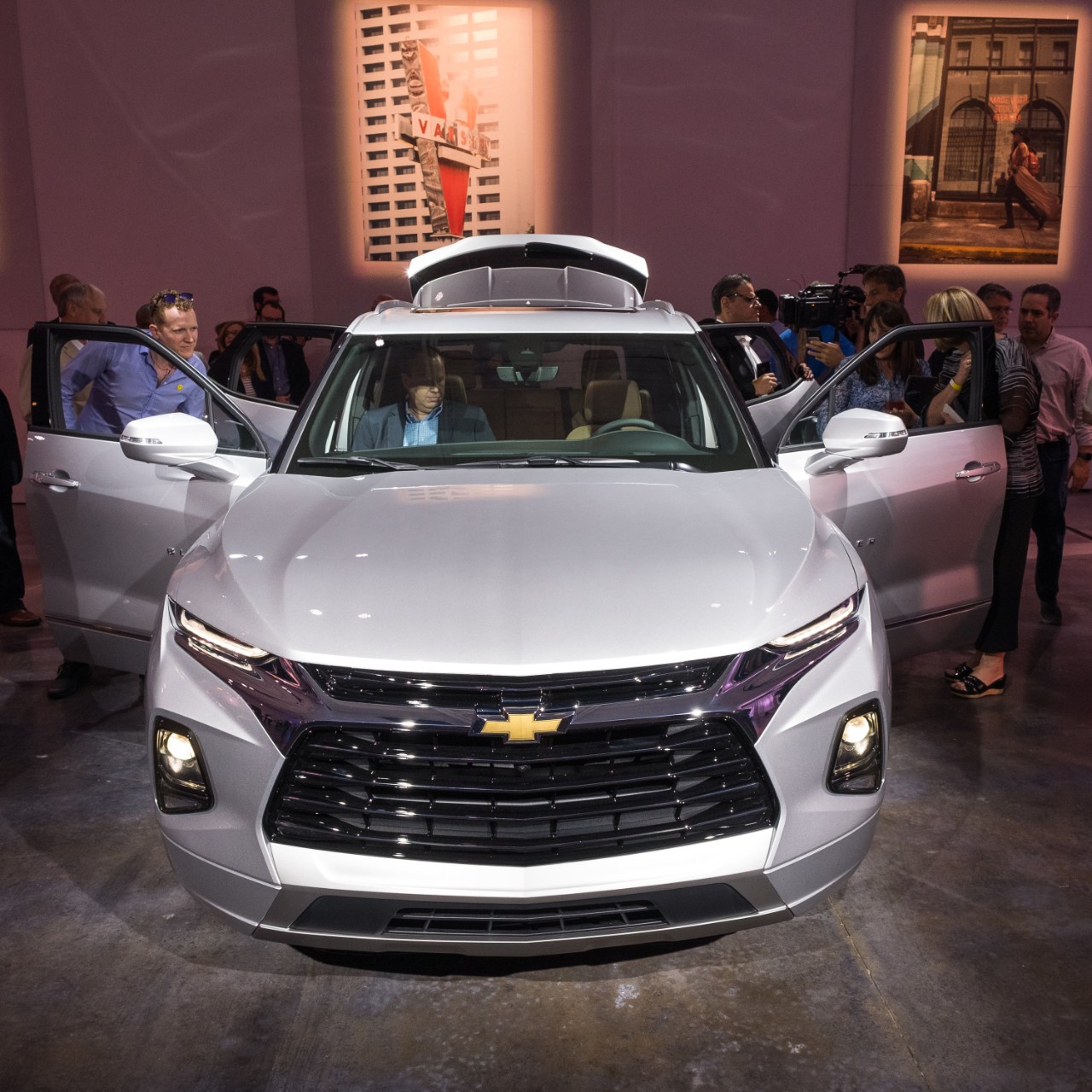 2019 chevy blazer silver color