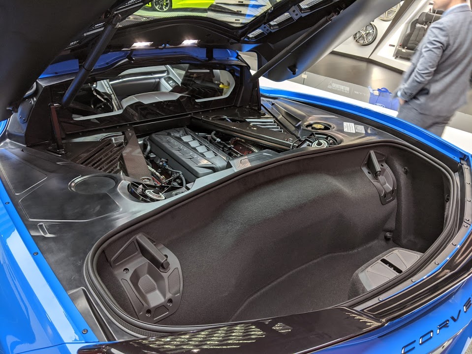 2020 chevy corvette trunk space